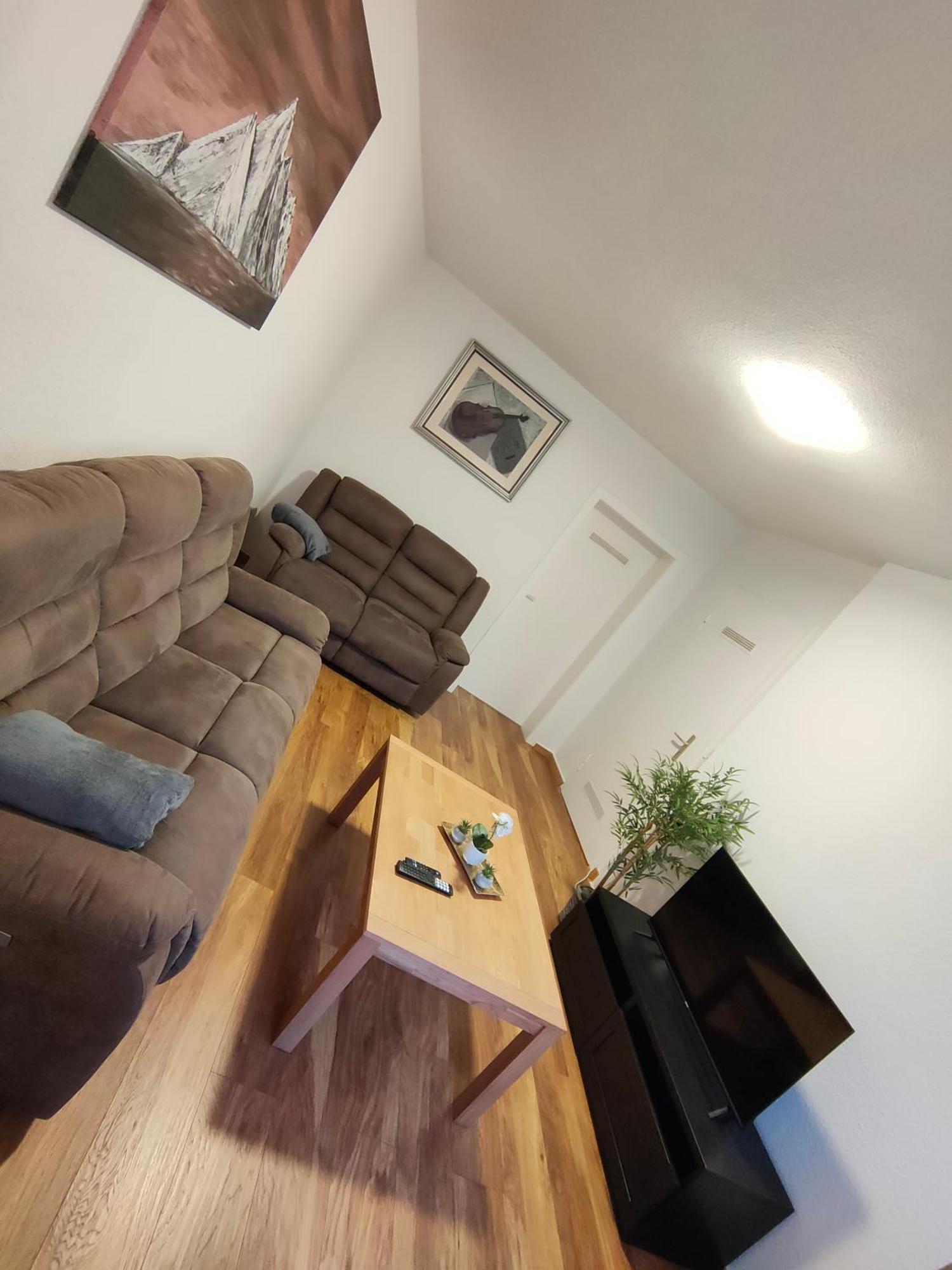 Large Central Apartment - Modern & Fully Equipped - Near Fair كولونيا المظهر الخارجي الصورة
