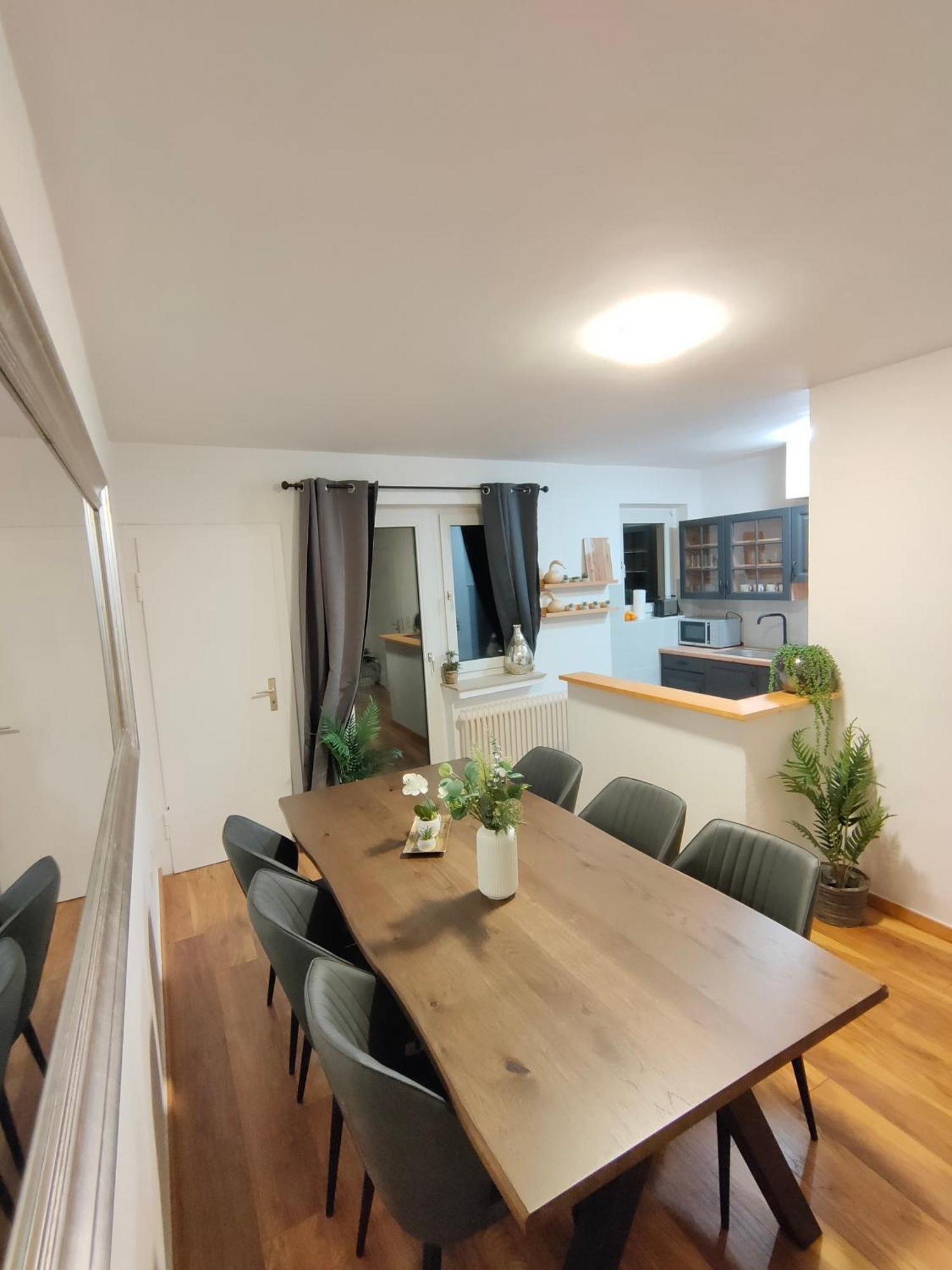 Large Central Apartment - Modern & Fully Equipped - Near Fair كولونيا المظهر الخارجي الصورة