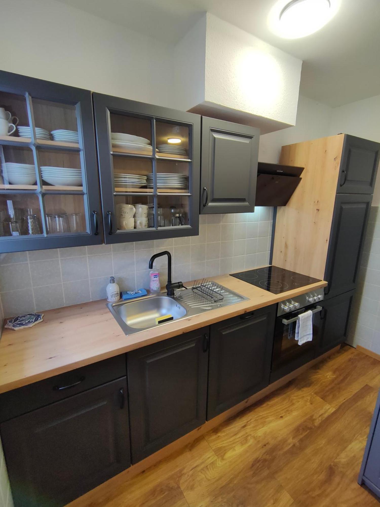 Large Central Apartment - Modern & Fully Equipped - Near Fair كولونيا المظهر الخارجي الصورة