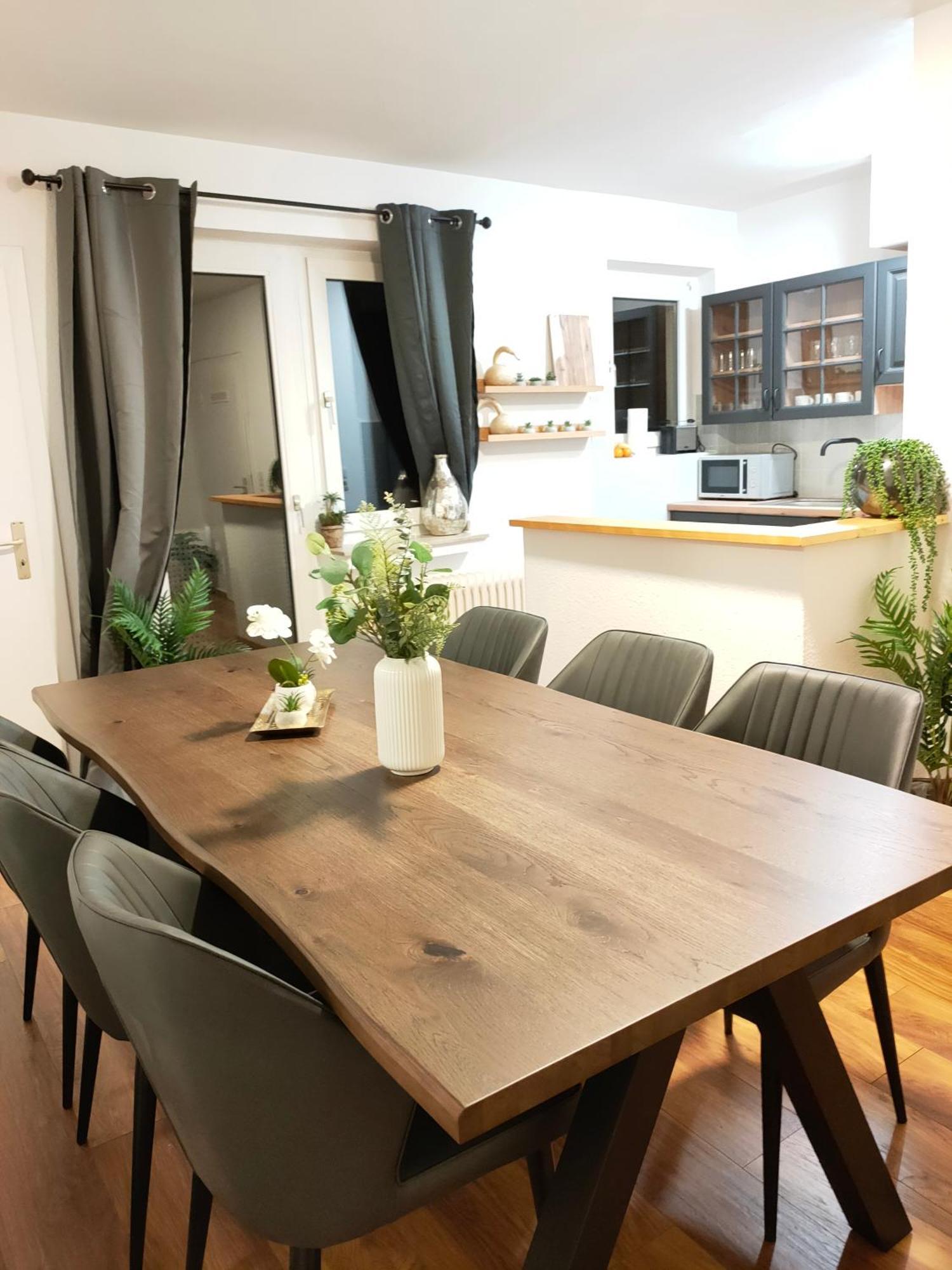 Large Central Apartment - Modern & Fully Equipped - Near Fair كولونيا المظهر الخارجي الصورة