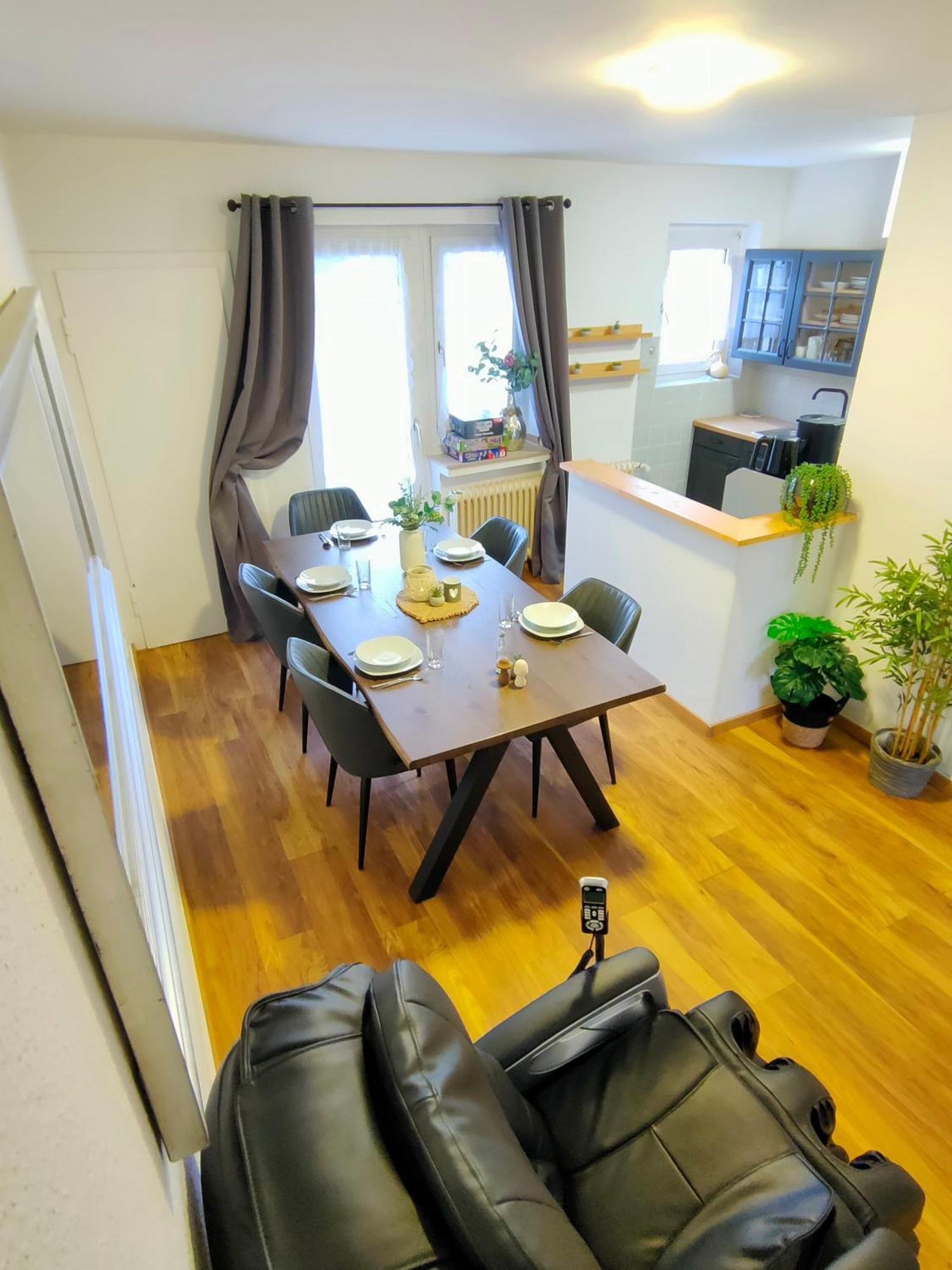 Large Central Apartment - Modern & Fully Equipped - Near Fair كولونيا المظهر الخارجي الصورة